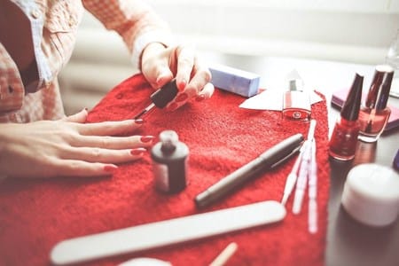 Should I Put Nail Polish Remover or Acetone On Cold Sores?