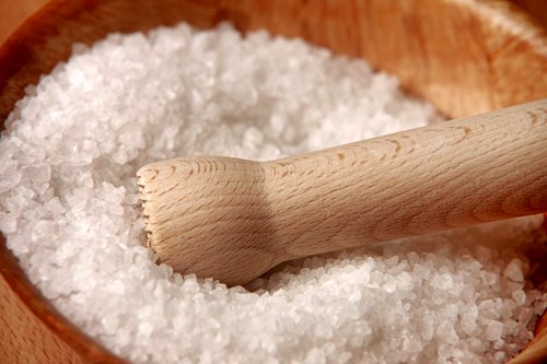 Does salt heal cold sores faster?